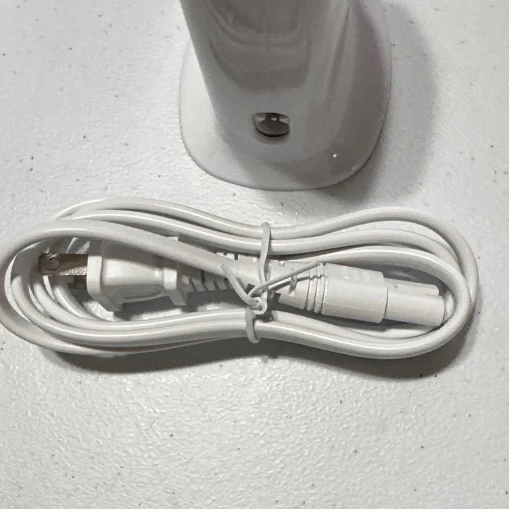 White AC/DC Power Charger NWOT
